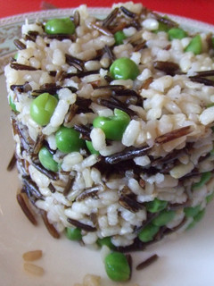 Una foto de Arroz integral y arroz salvaje para acompañamientos
