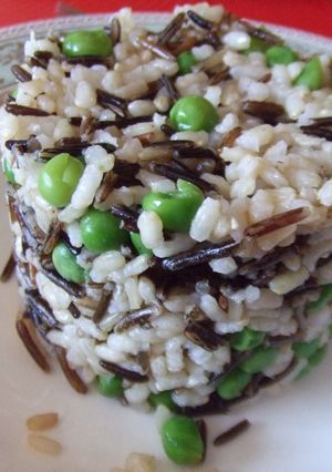 Una foto de Arroz integral y arroz salvaje para acompañamientos