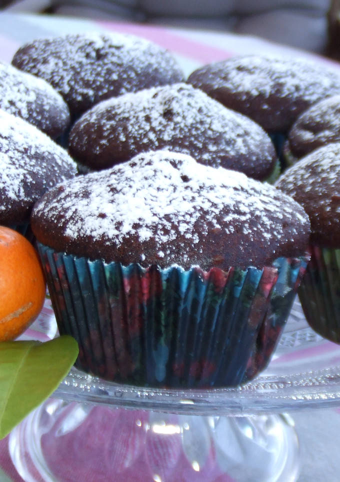Una foto de Bollitos de chocolate con peras frescas
