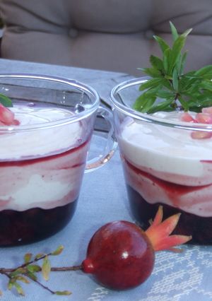 Foto principal de Copas de frutos rojos con crema de limón