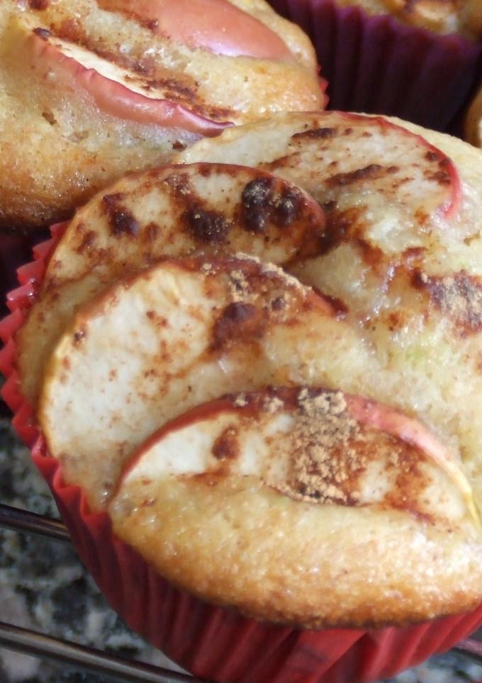 Una foto de Bollitos integrales de manzana al aroma de lima