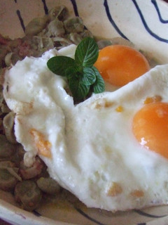 Una foto de Habas guisadas con menta y canela