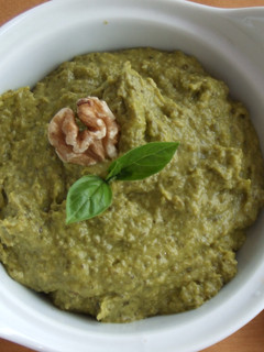 Una foto de Pesto de nueces
