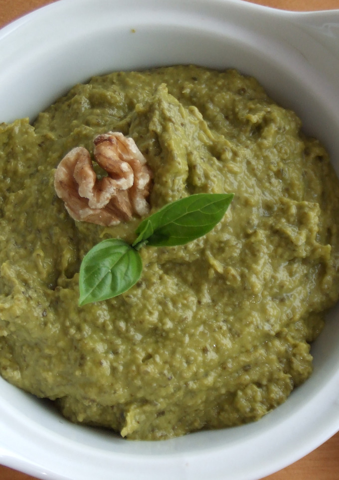Una foto de Pesto de nueces