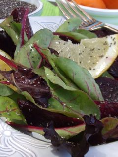 Una foto de Ensalada roja con semillas de chía