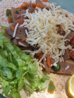 Una foto de Tortillas con revuelto de hortalizas y pavo