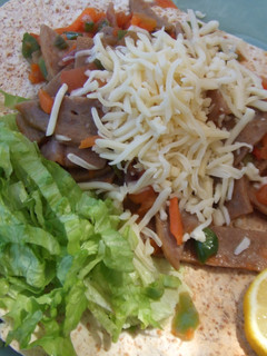 Una foto de Tortillas con revuelto de hortalizas y pavo