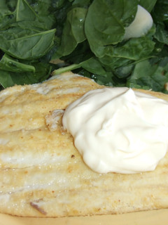 Una foto de Palometa a la plancha rebozada con harina de garbanzos