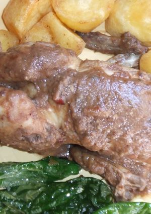 Una foto de Picantones a la cacerola rellenos de manzana