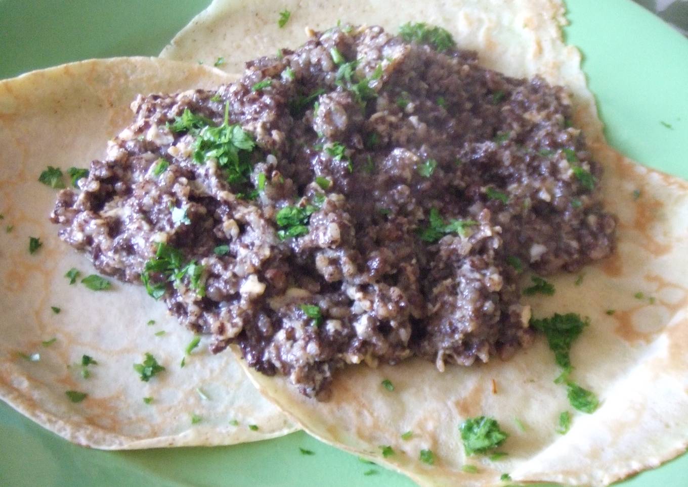 Crêpes de morcilla y huevos