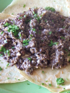Una foto de Crêpes de morcilla y huevos