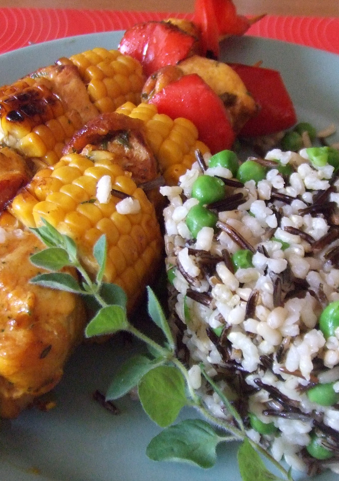 Una foto de Pinchos de pollo al azafrán