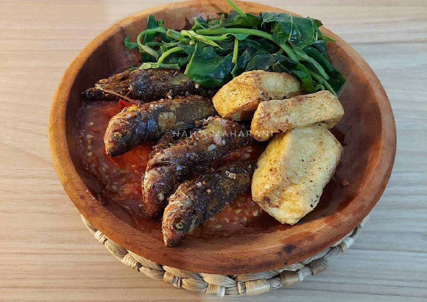 Ikan Goreng Lalapan Sambal Tomat