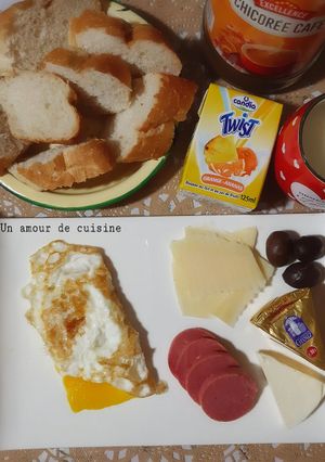 Une photo de Petit déjeuner salé 🍴🍶🍹