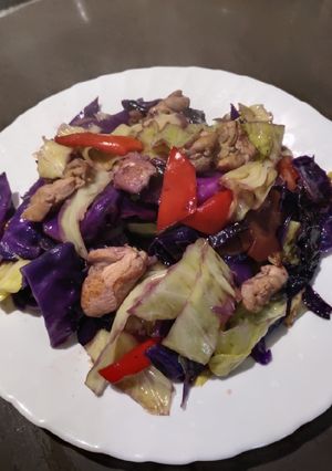 A picture of Green and Purple Cabbage.