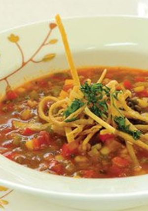 صورة لوصفة طريقة عمل شوربة خضروات مع عيدان الخبز