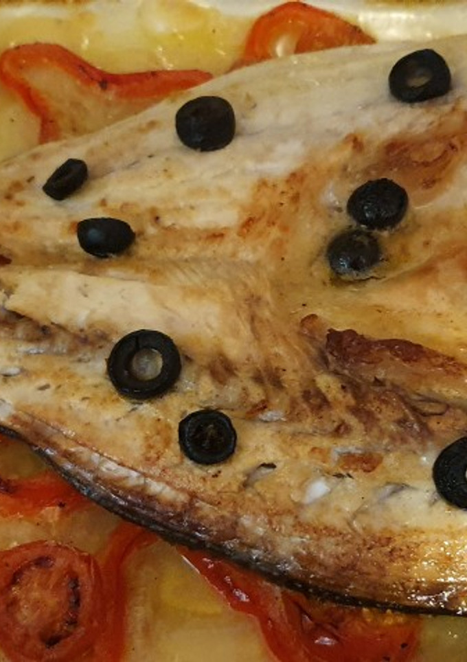 Una foto de Lubina a la mostaza al horno