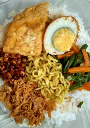 Foto resep Nasi Campur (Bumbu Rujak + Suwir Ayam Bali)