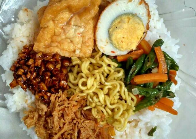 Resep Nasi Campur (Bumbu Rujak + Suwir Ayam Bali) oleh Nyonya Jaya