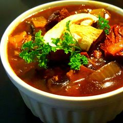 A picture of Mike's Beef Onion Mushroom Soup.
