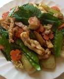 Mì gói xào thập cẩm