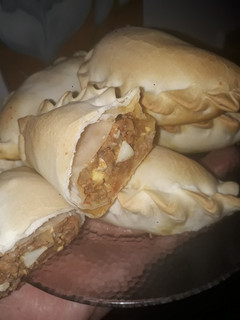 Una foto de Empanadas de carne.. súper jugosas y sabrosas!