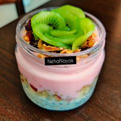 A picture of Oats and Yoghurt Parfait.