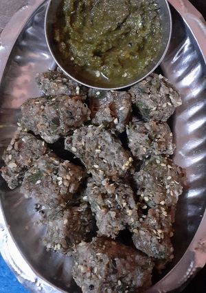 A picture of Multigrain Daliya Muthia.