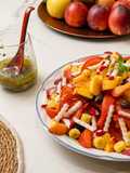 Ensalada de Tomate Rama, Pavía, Olivas de Aragón y Rabanito