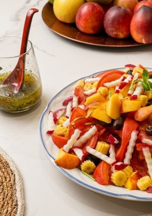 Foto principal de Ensalada de Tomate Rama, Pavía, Olivas de Aragón y Rabanito