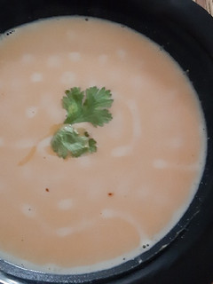 Una foto de Sopa crema de calabaza 🥣