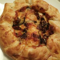 Sun-dried tomato, scamorza and aubergine pie A picture of Sun-dried tomato, scamorza and aubergine pie.