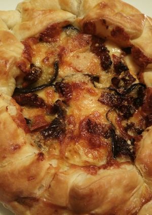 A picture of Sun-dried tomato, scamorza and aubergine pie.