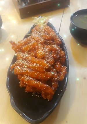 A picture of Honey Chilli potatoes.