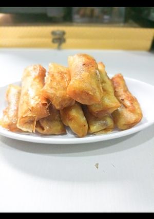 A picture of Super crispy chicken spring rolls.