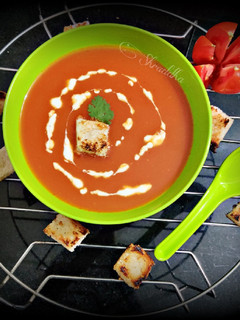 ટોમેટો સૂપ(Tomato Soup Recipe In Gujarati) રેસીપી મુખ્ય ફોટો