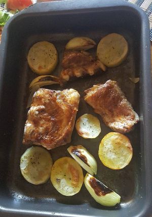 Una foto de Costilla de cerdo al horno con miel de palma