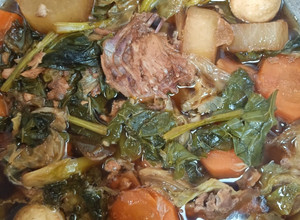 รูปของ ต้มจับฉ่ายโครงไก่ (ผักเปื่อยละลายในปากน้ำซุปเข้มข้น)