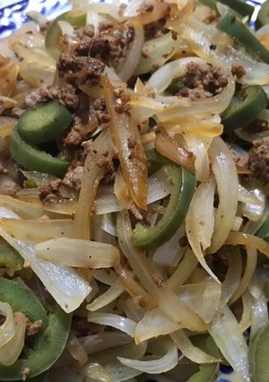 Una foto de Molida de res con cebolla y cuaresmeños. 100% libre de grasa