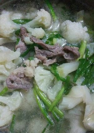 Hình của món Canh thịt bò nấu bông cải.
