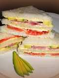 Sánwiches de salmón y aguacate