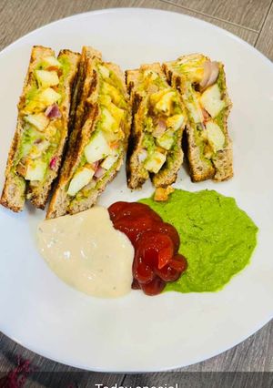 સેન્ડવીચ (Sandwich Recipe In Gujarati) રેસીપી મુખ્ય ફોટો