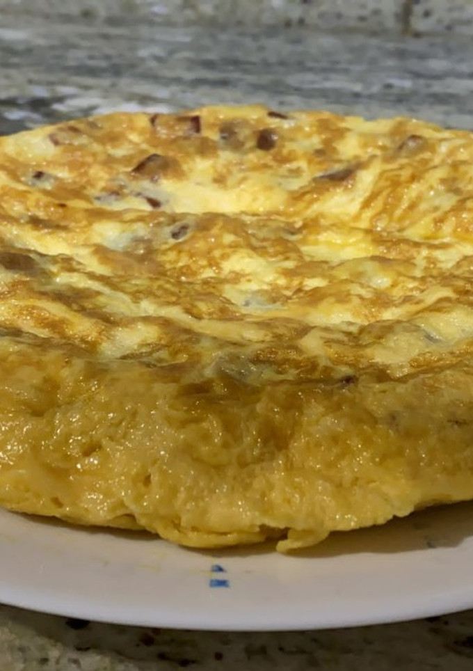 Una foto de Tortilla de patatas con cebolla