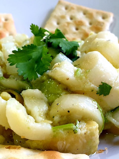 Una foto de Ceviche de Aguacate y Palmitos