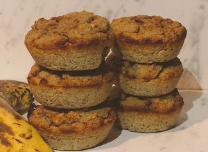 Una foto de Postre casero: Torta de banano 🍌 en versión muffins