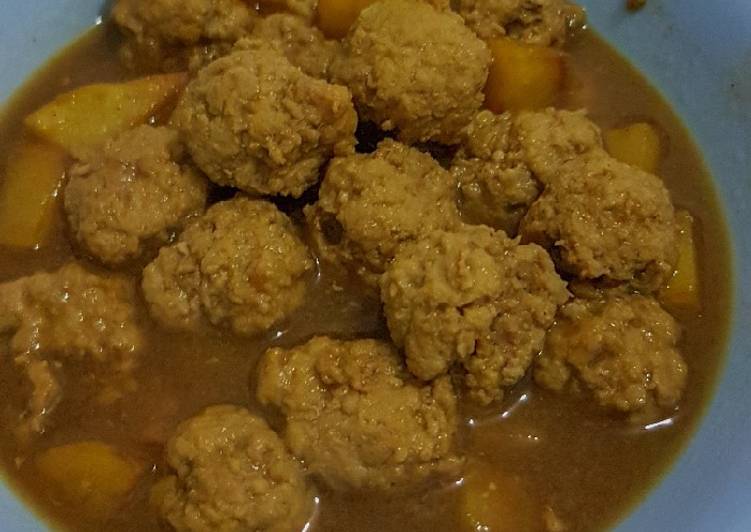 Cara Membuat Semur Bola Daging Mudah, Enak Banget