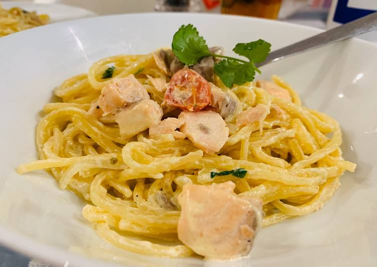 Steps to Make Any-night-of-the-week Creamy salmon pasta