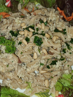 Una foto de Pasta de quinoa con coliflor y algas
