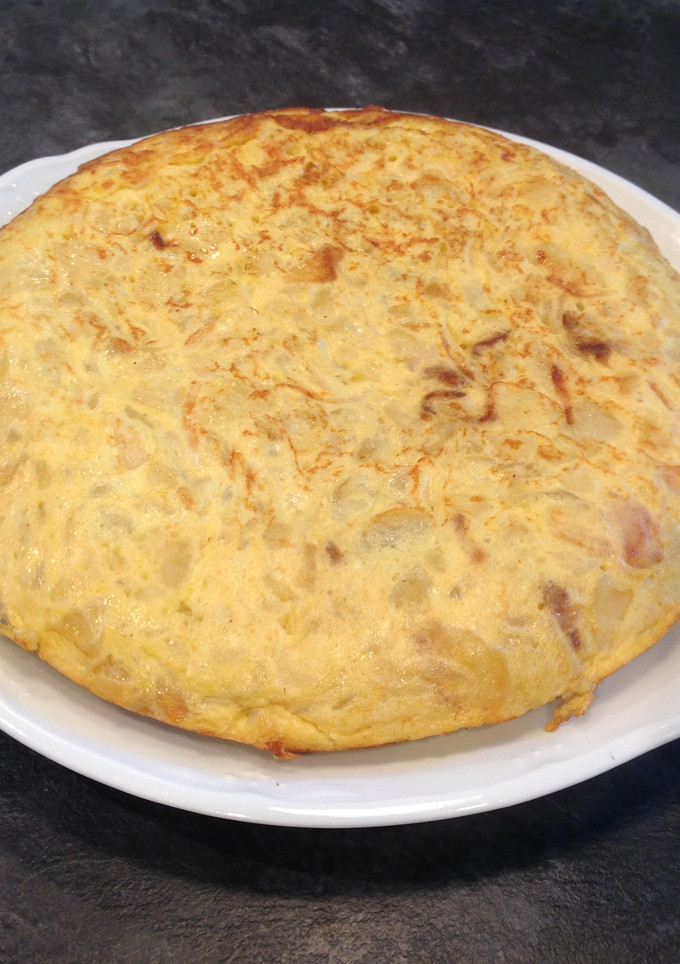 Una foto de Tortilla de patatas y cebolla