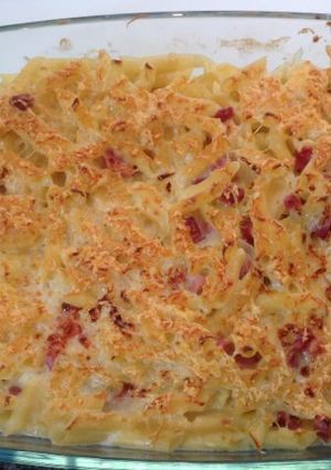 A picture of Macaroni with Bechamel Sauce and Ham.
